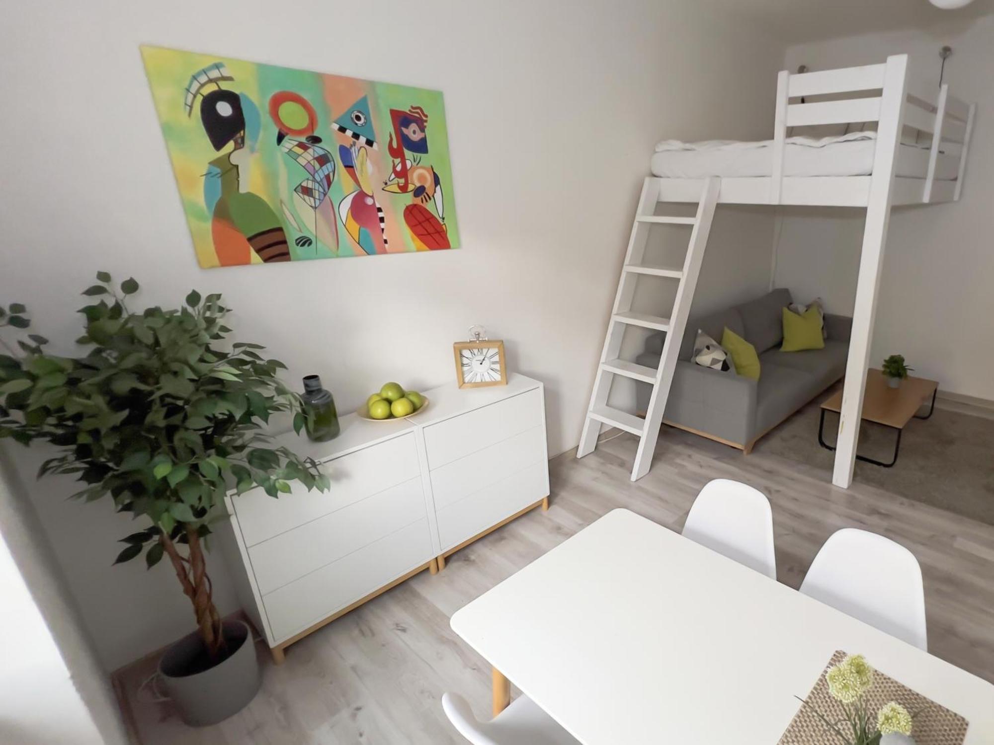 Stylish Flat In - Vinohrady Apartment *